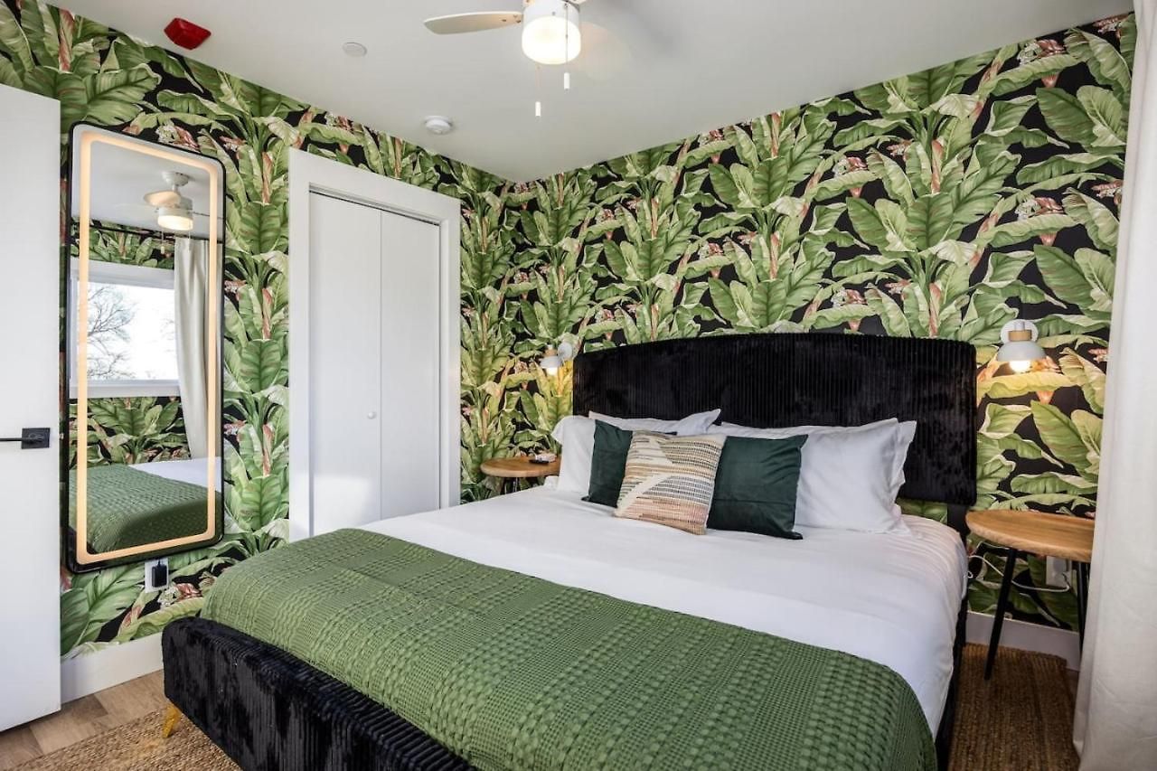 Walk To Hillsboro Village, Close To Vanderbilt, 3 Miles To Downtown Apartment