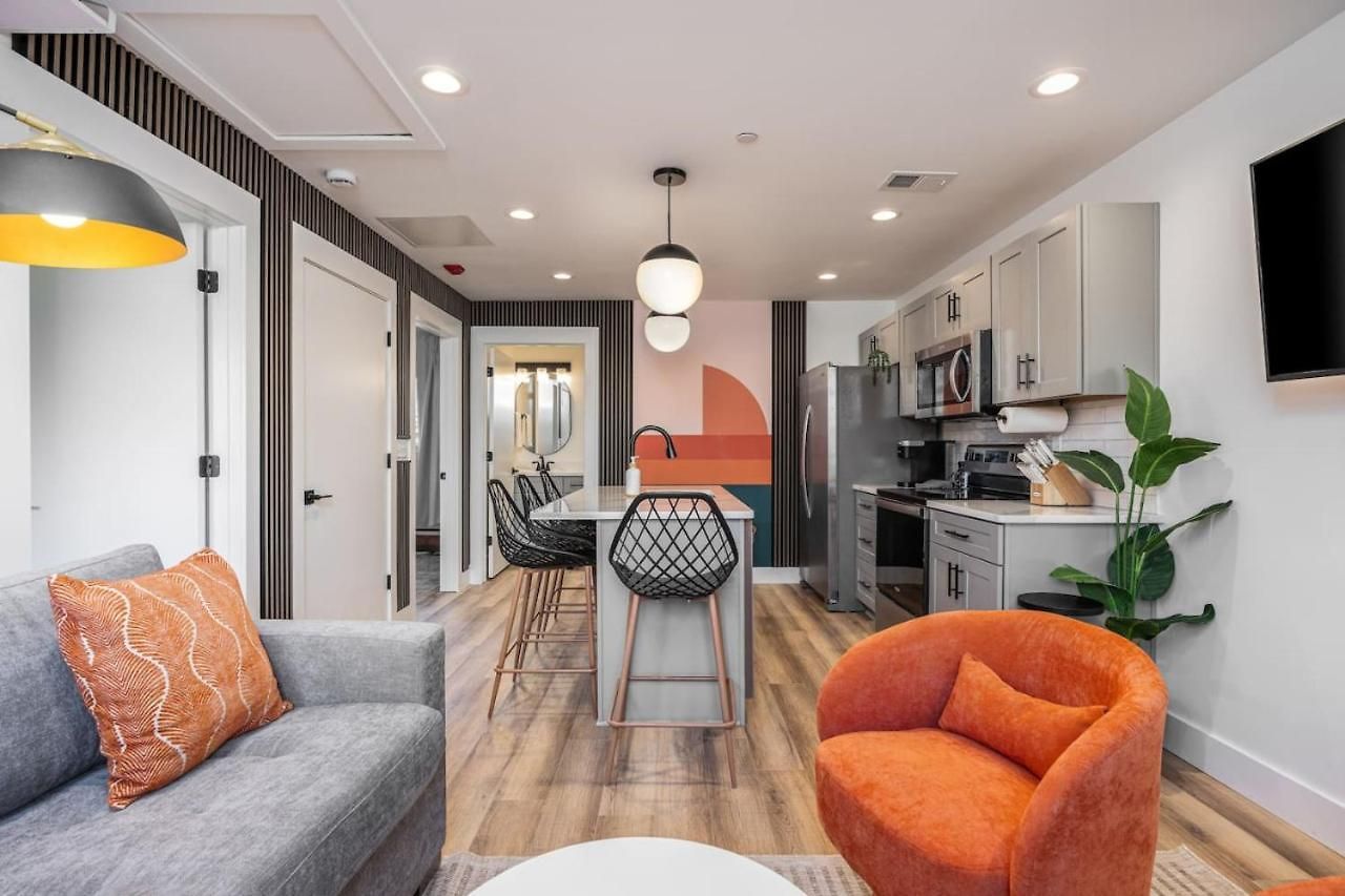 Retreat With Patio & Free Parking, By Vanderbilt Apartment *