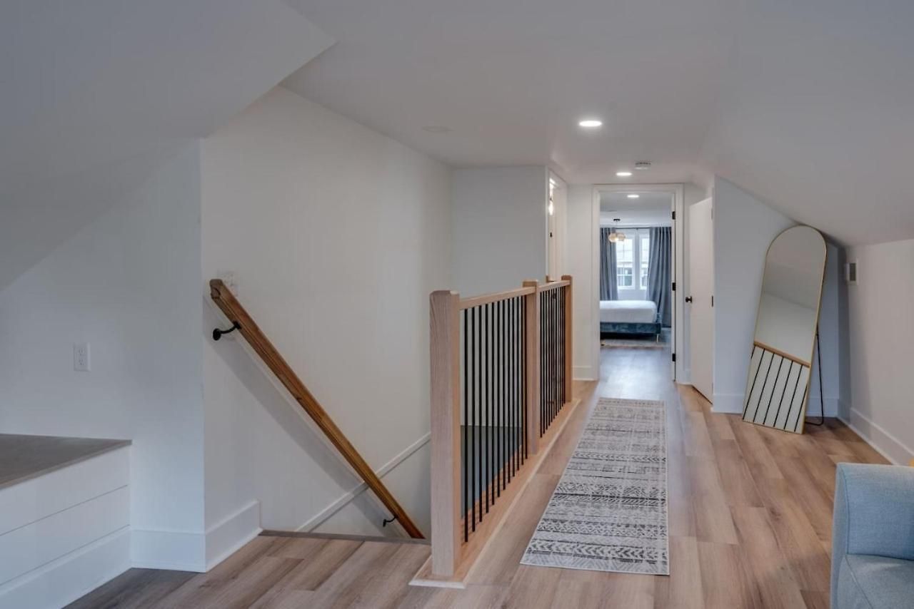 Charming House By Vanderbilt And Belmont *