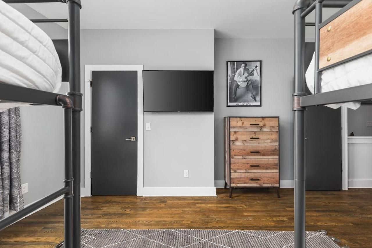 With Rooftop Deck & Garage, 2 Miles To Downtown Broadway * Nashville