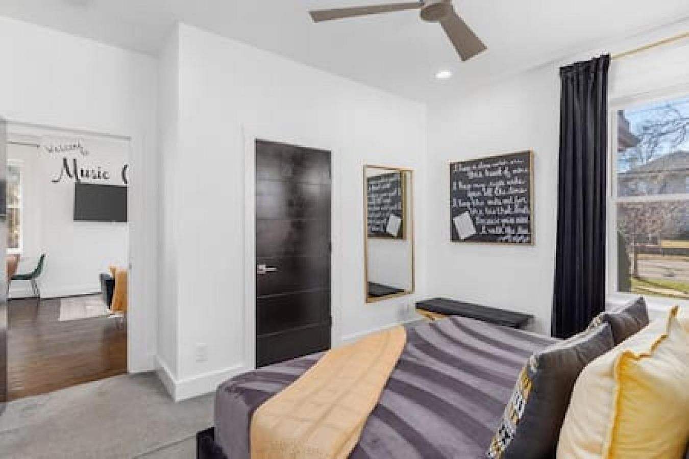 In The Heart Of 12 South & Belmont, 3 Miles To Downtown