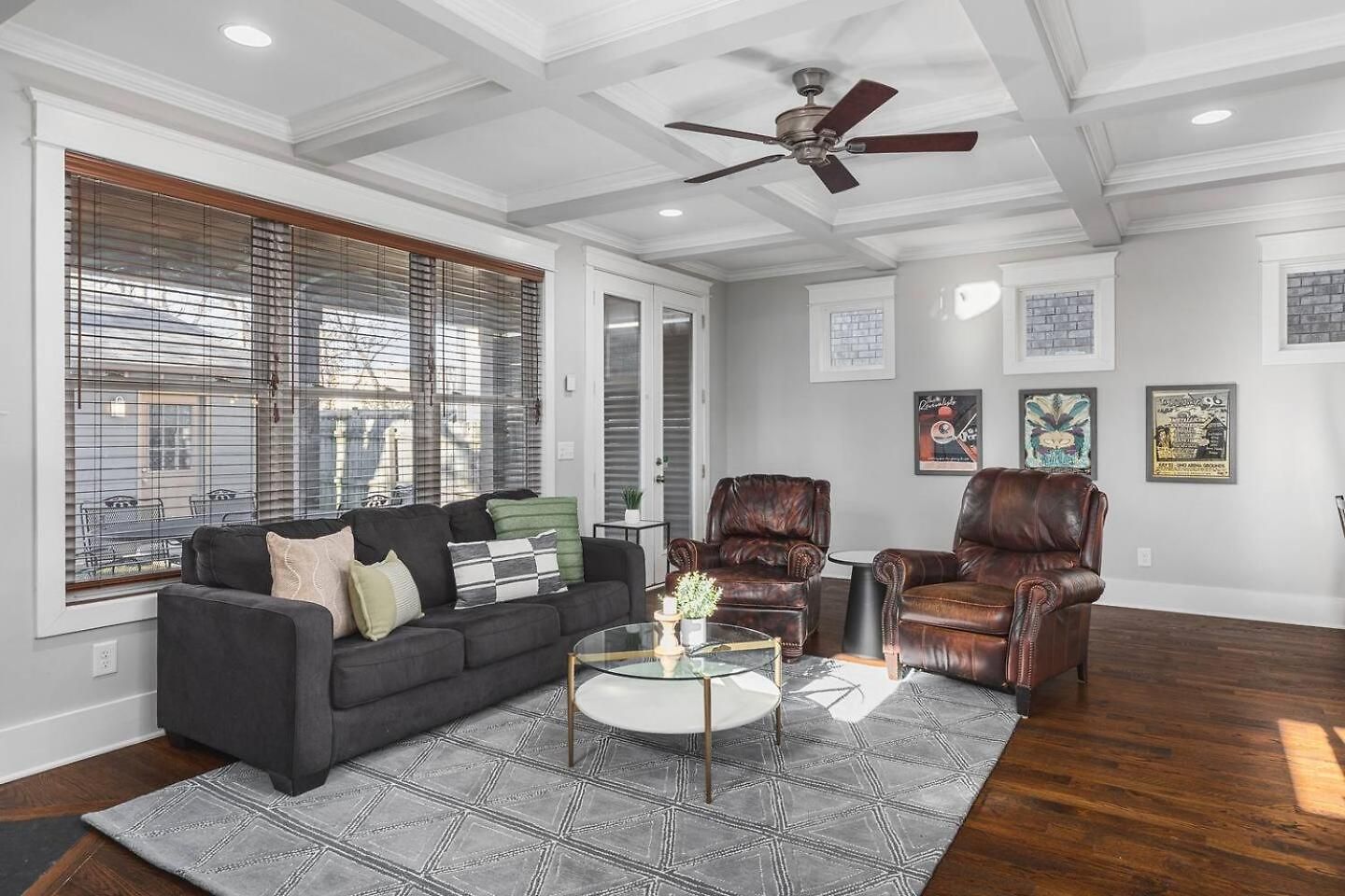 Walk To Broadway & Germantown Large House With Patio Holiday home Nashville