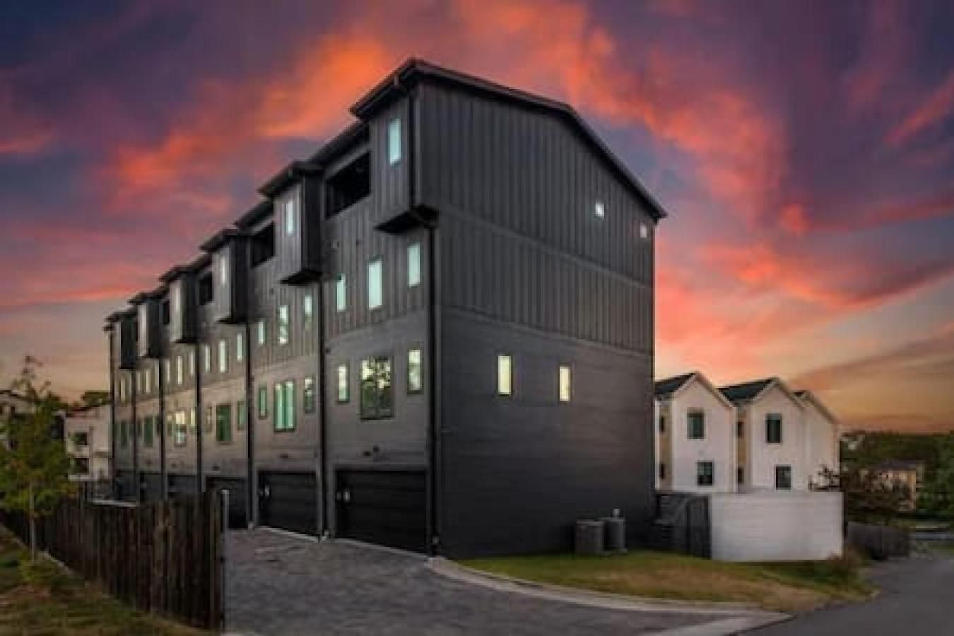 Holiday home Upscale With Patio Walk To 12 South And Belmont Nashville