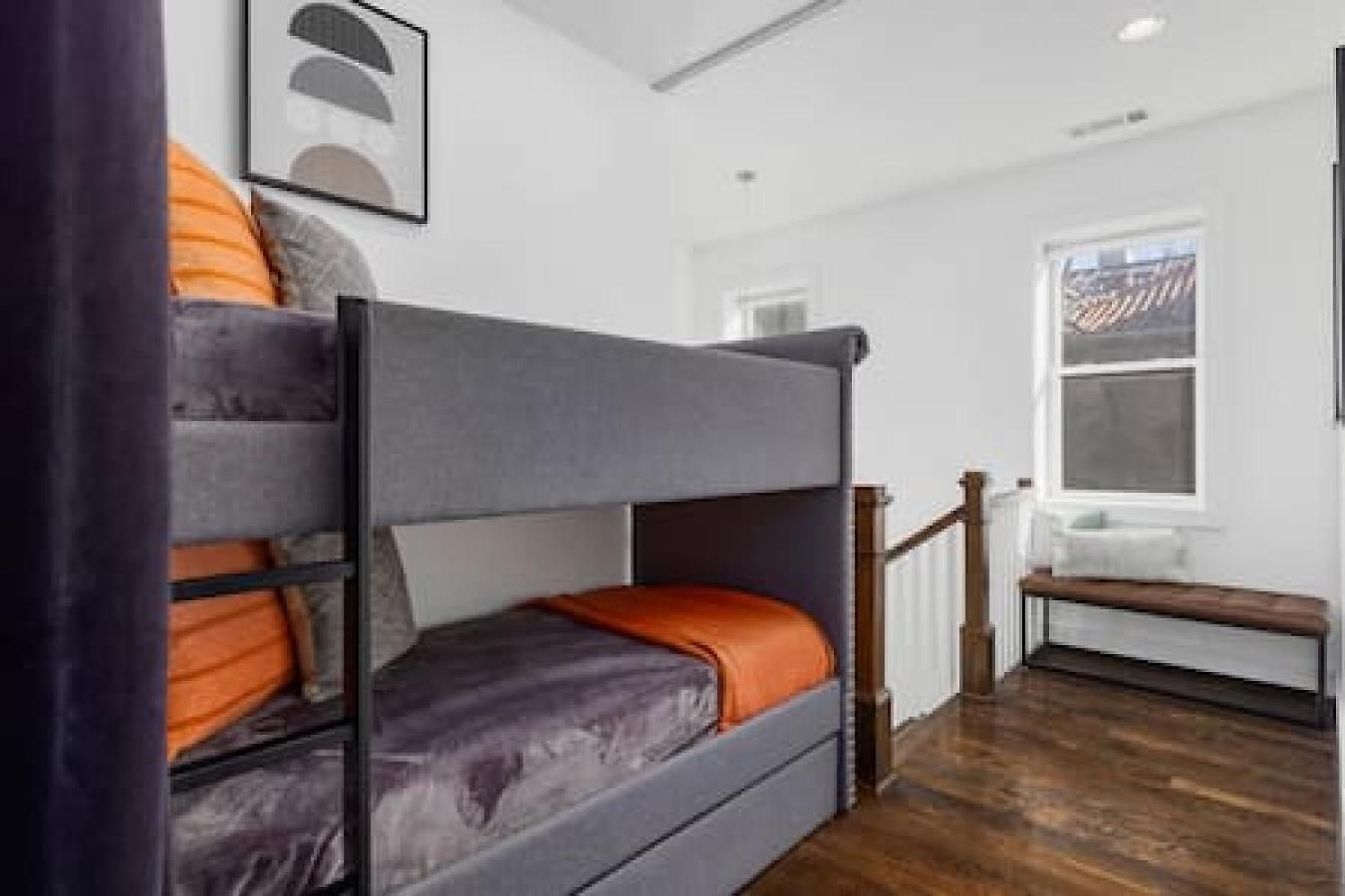 In The Heart Of 12 South & Belmont, 3 Miles To Downtown Holiday home