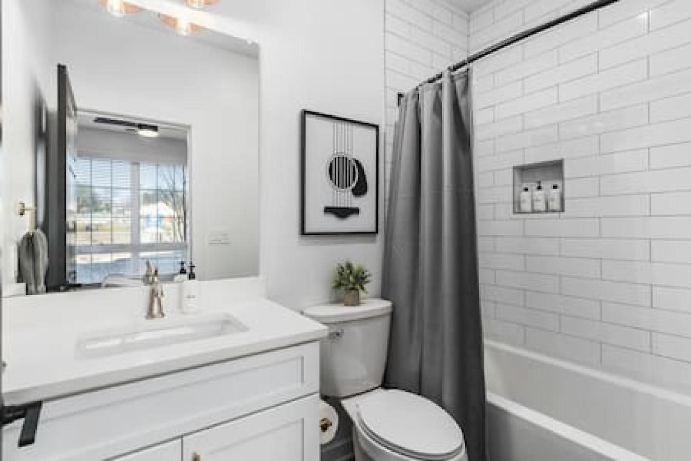 Large Patio, Rooftop Deck And Garage, 3 Miles To Broadway Holiday home Nashville