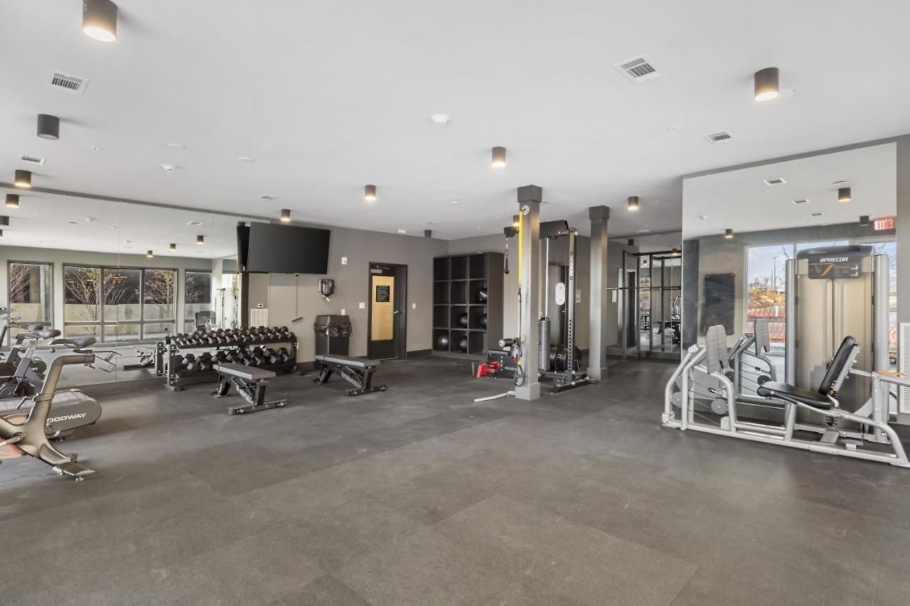 Apartment Luxury With Huge Patio, Near Vanderbilt & Downtown *