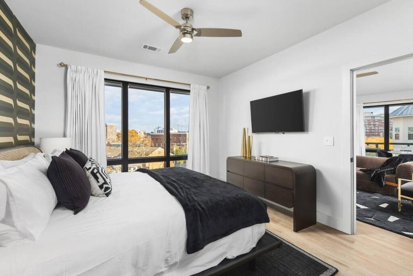 Luxury With Huge Patio, Near Vanderbilt & Downtown