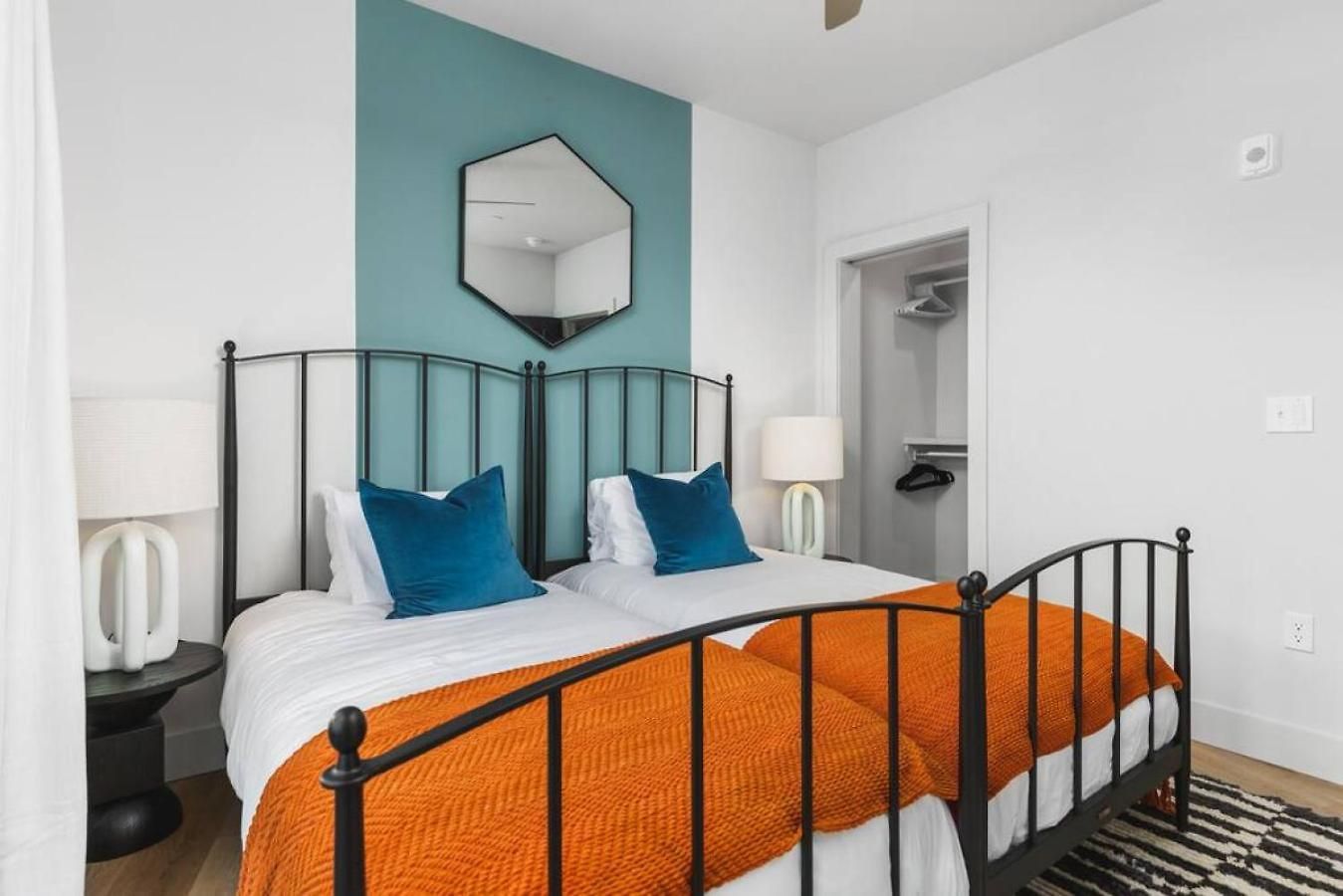 Luxury With Huge Patio, Near Vanderbilt & Downtown Apartment *