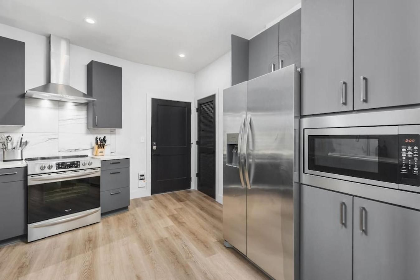 Luxury With Huge Patio, Near Vanderbilt & Downtown Apartment