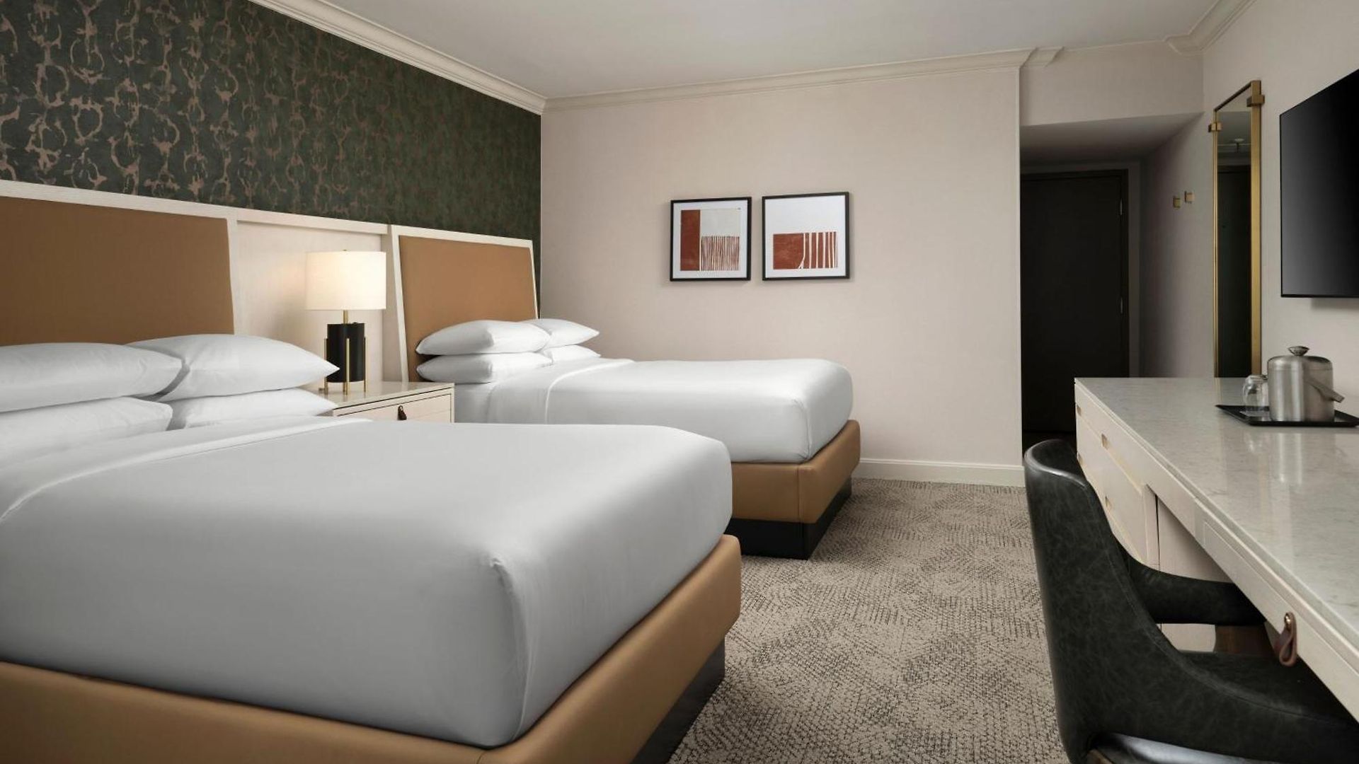 Hotel Sheraton Grand Downtown 4*