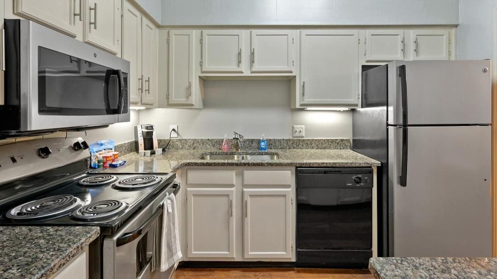 Landing Modern With Amazing Amenities