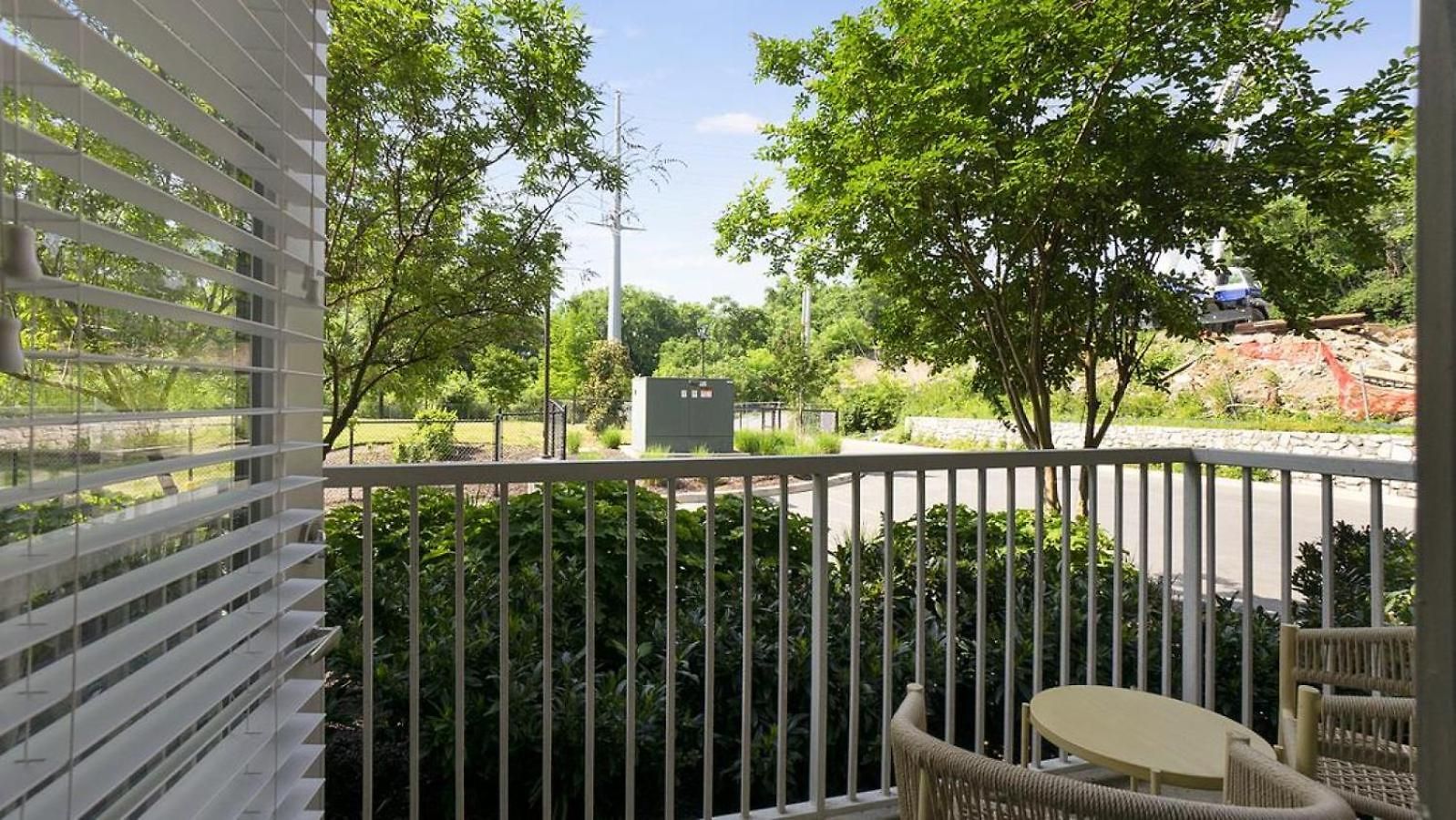 Landing Modern With Amazing Amenities Nashville