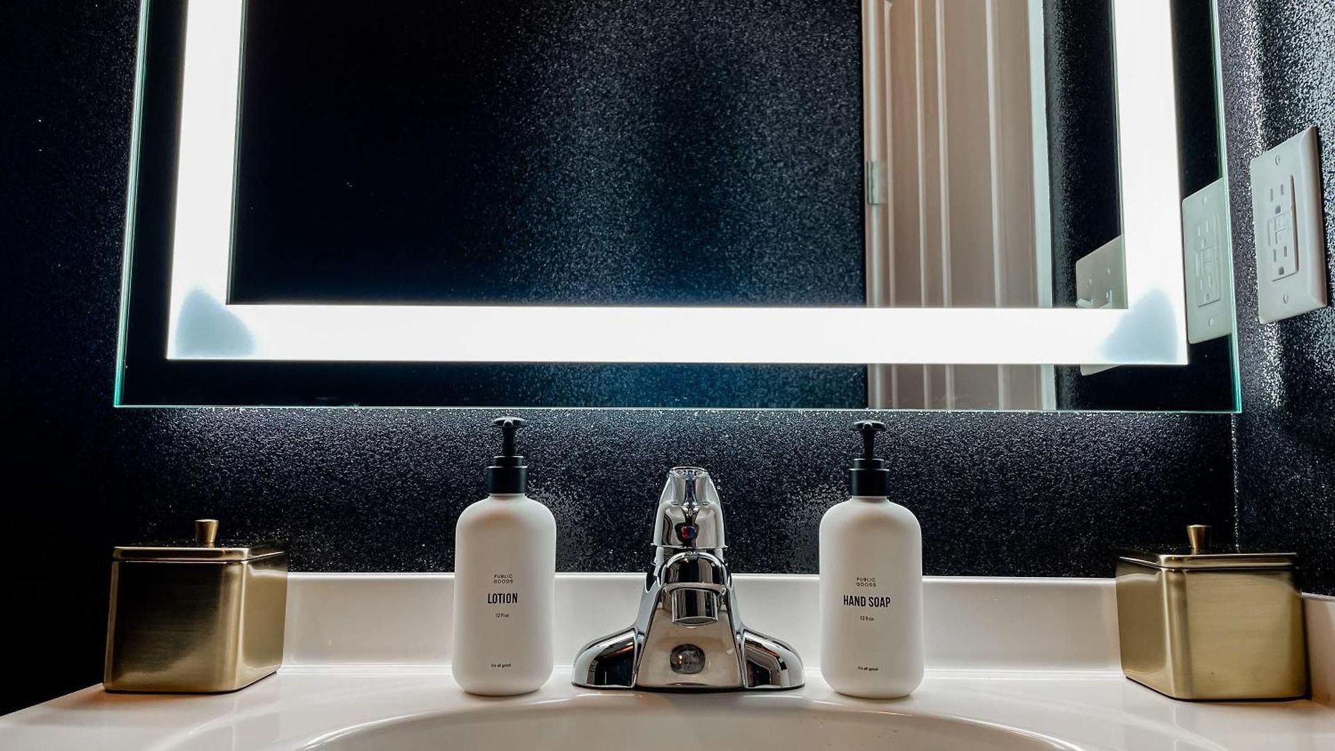Holiday home Dolly's Glam Getaway - Glittering Gem Near Broadway Nashville