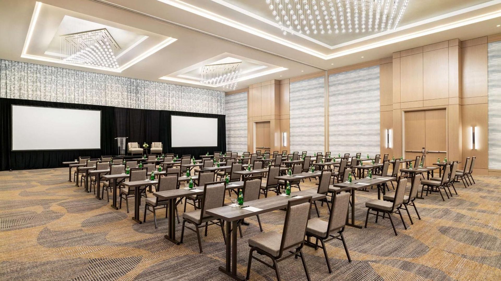 Hotel Hilton Bna Airport Terminal 4*
