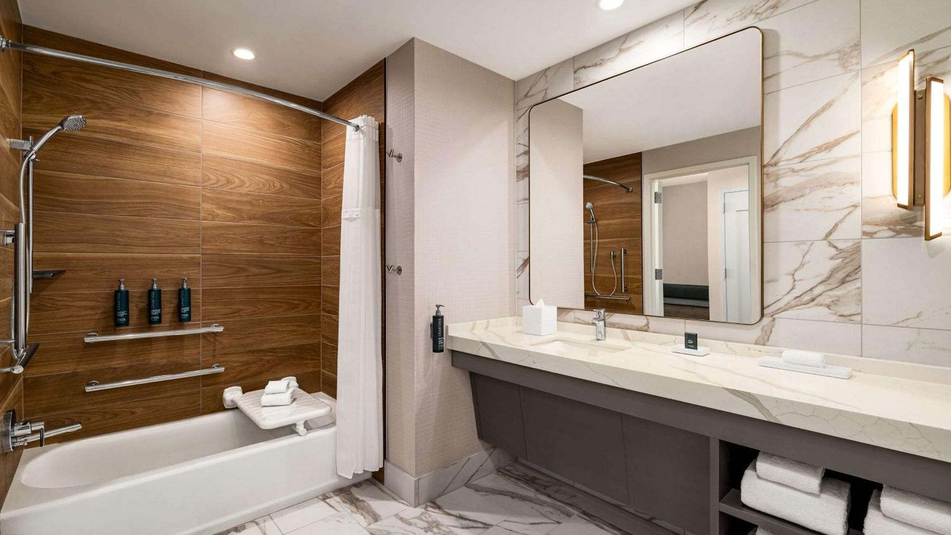 Hilton Bna Airport Terminal Hotel Nashville