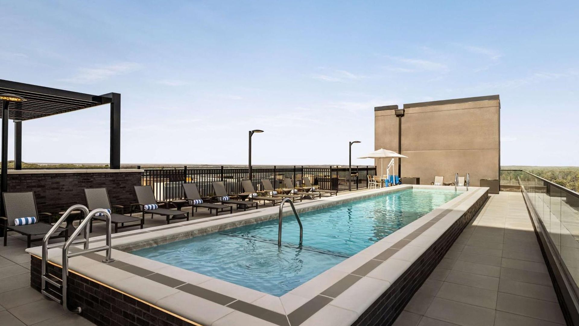 Hilton Bna Airport Terminal