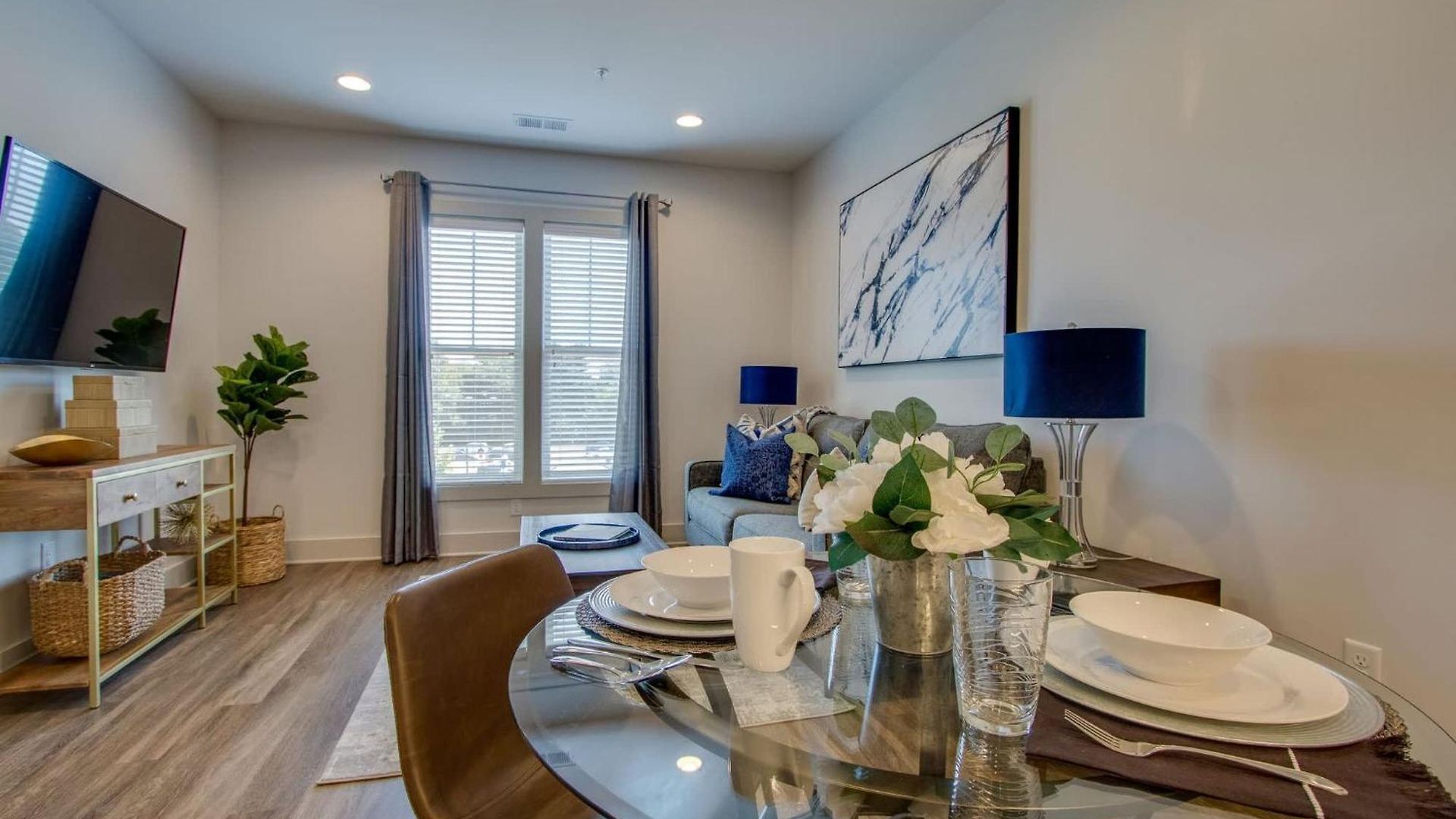 New East Nash - King Bed Short Drive To Dwntwn Nashville