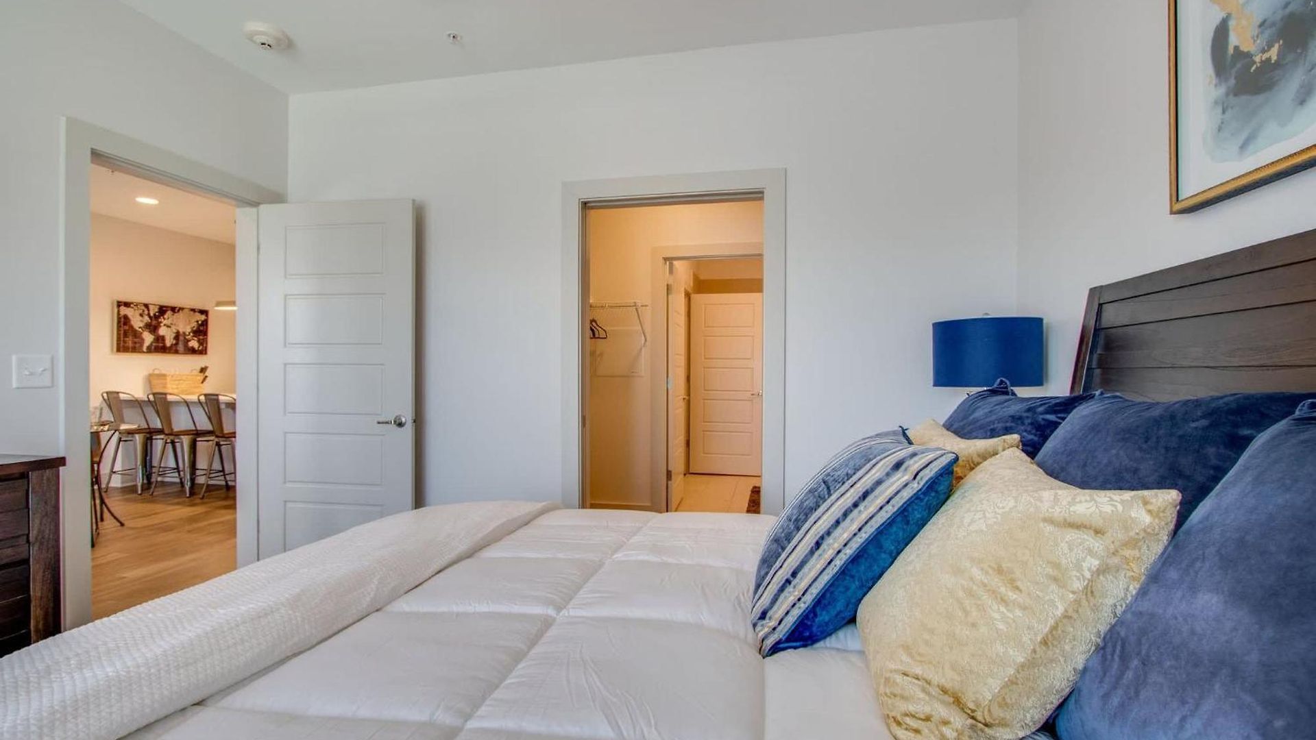 New East Nash - King Bed Short Drive To Dwntwn