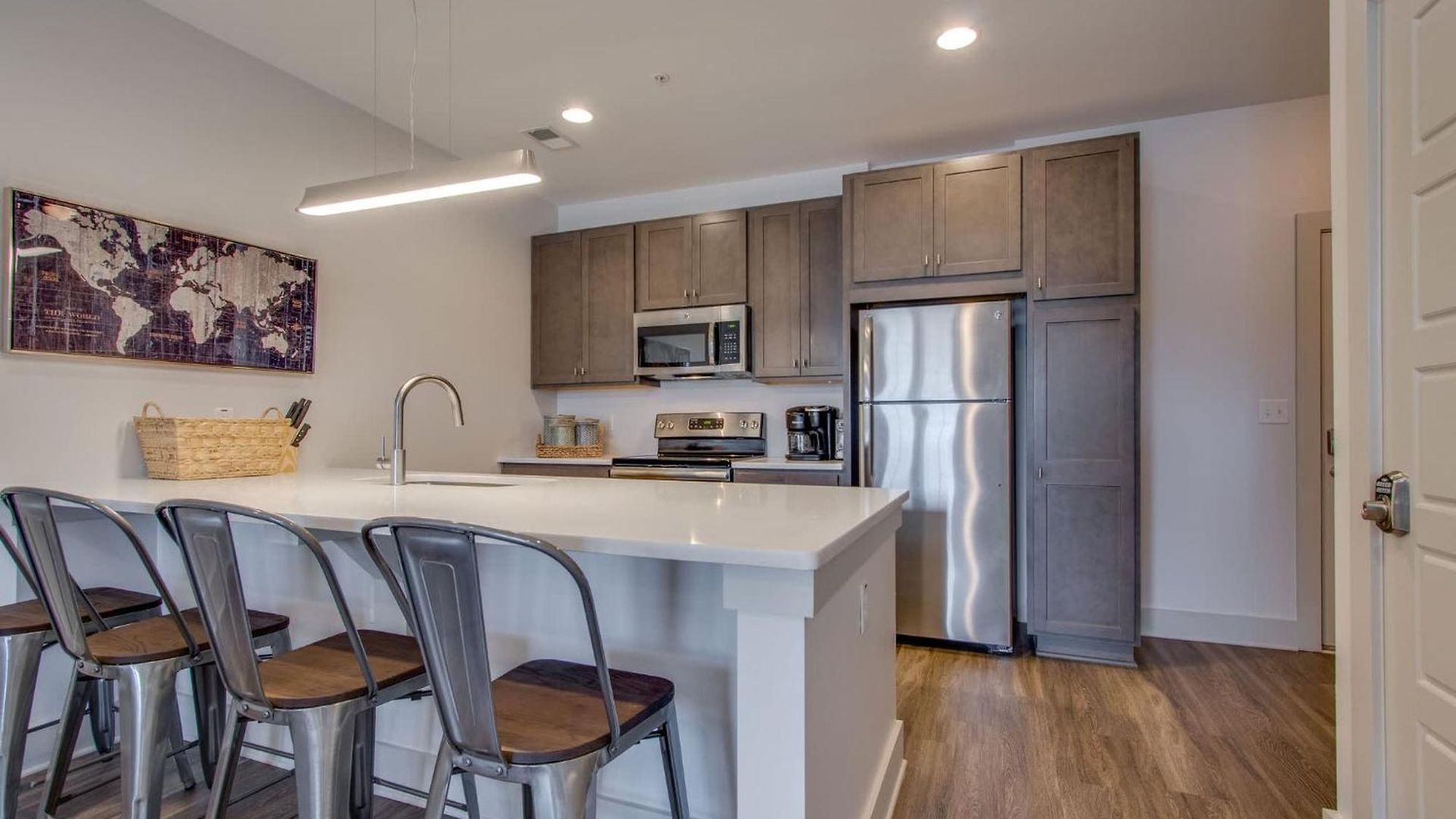 Apartment New East Nash - King Bed Short Drive To Dwntwn