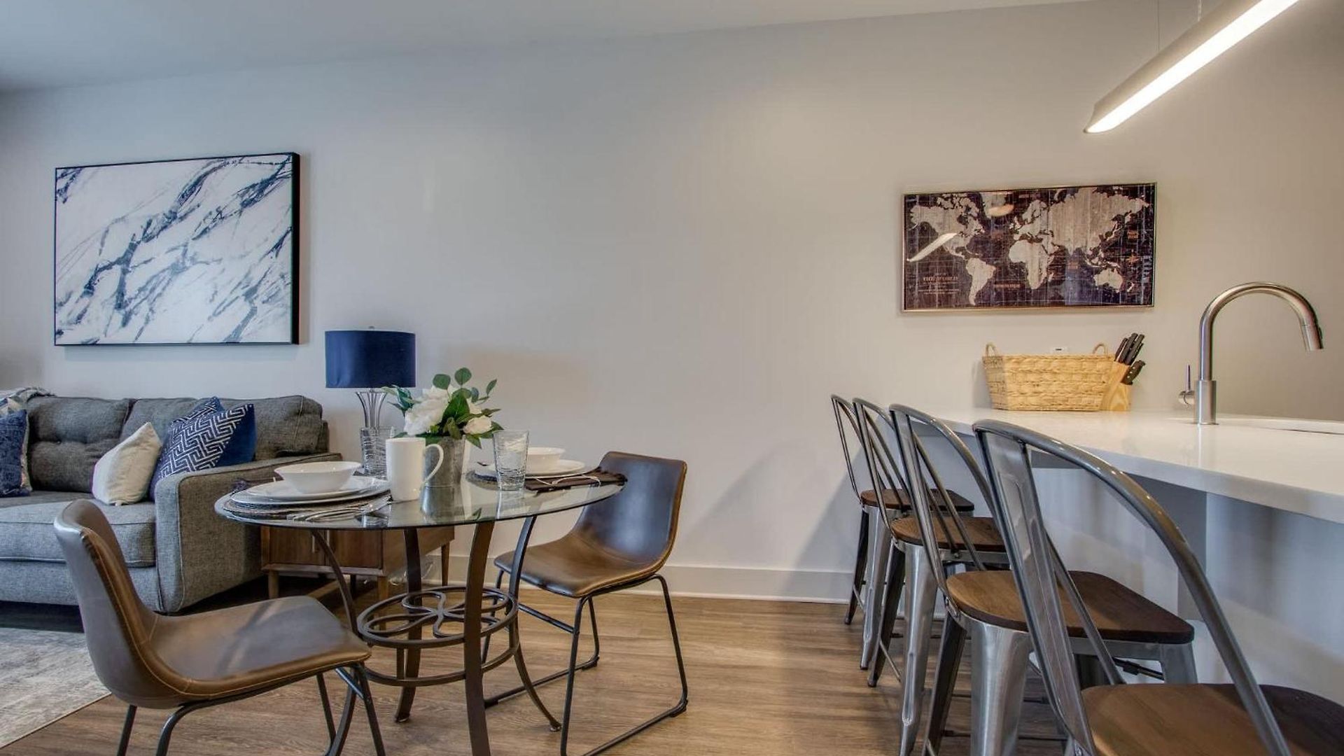 New East Nash - King Bed Short Drive To Dwntwn Apartment *