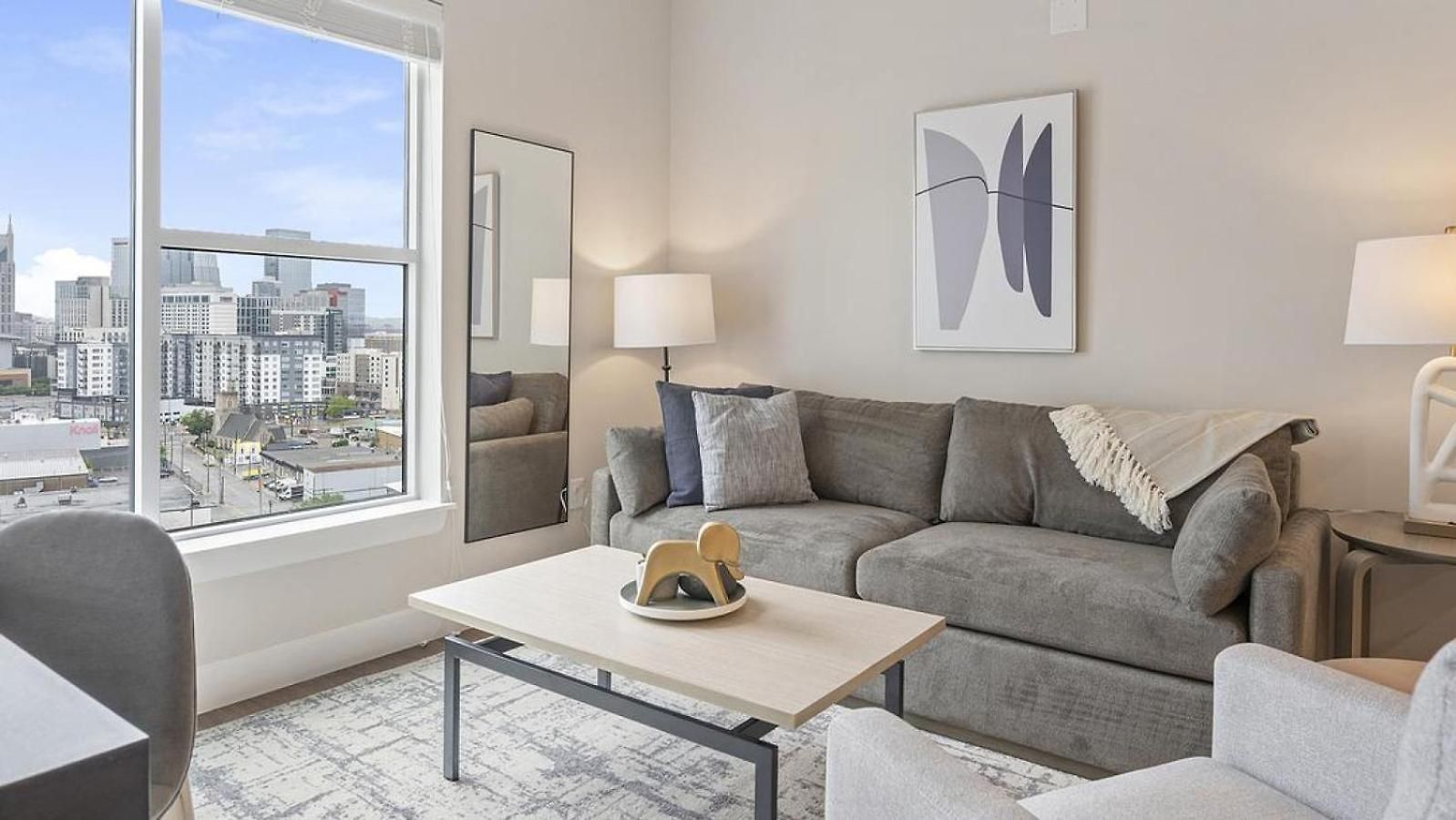 Landing Modern With Amazing Amenities * Nashville