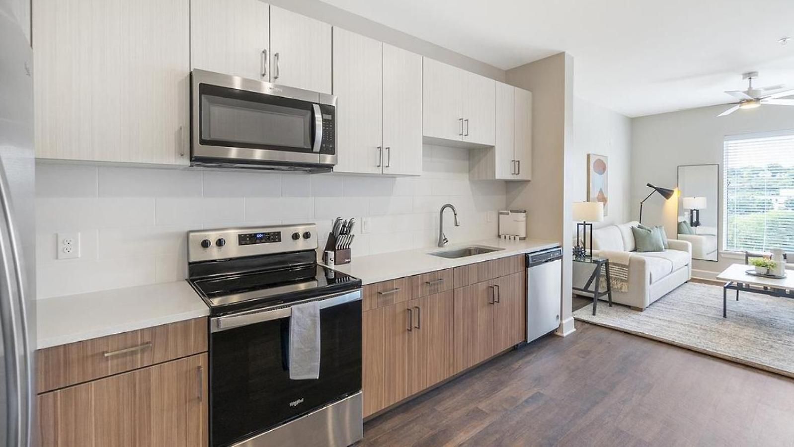 Landing Modern With Amazing Amenities Nashville