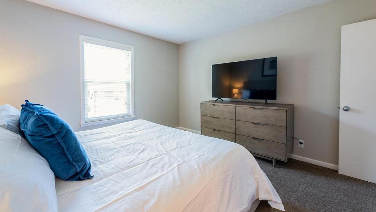 Apartment Landing Modern With Amazing Amenities Nashville