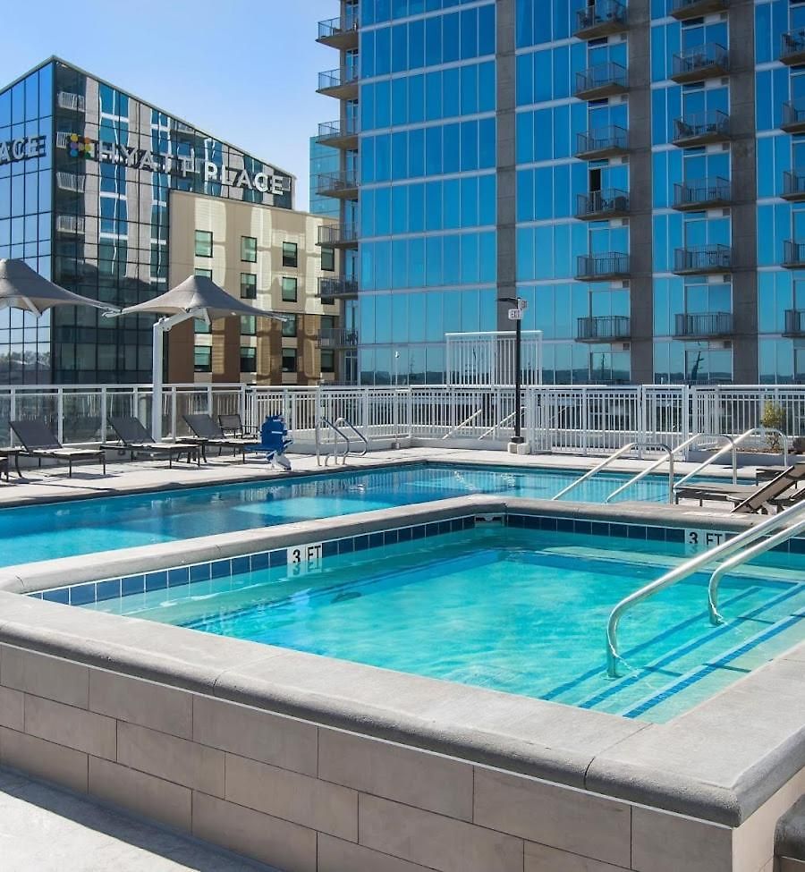 Hotel Placemakr Premier Sobro