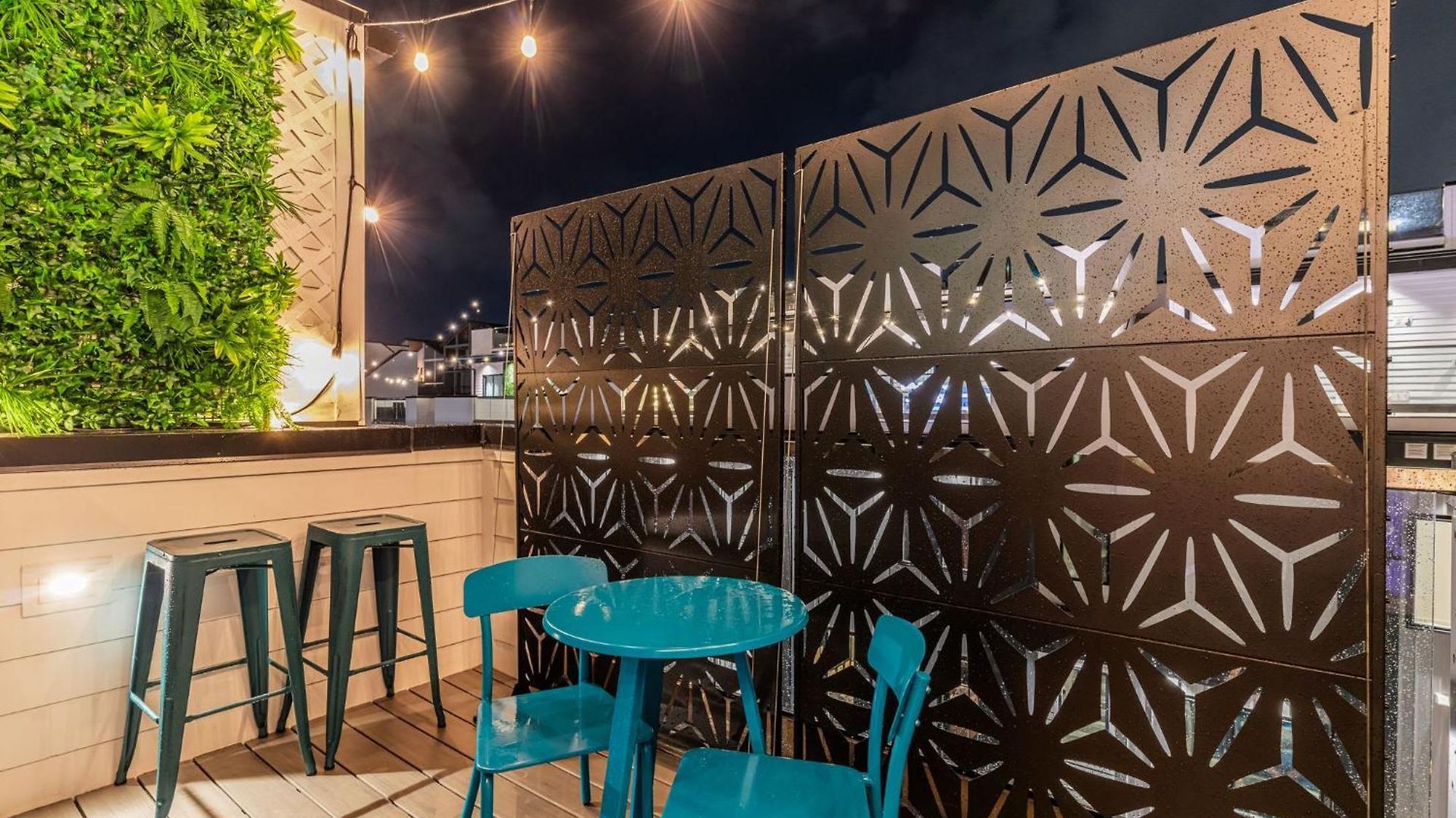 Rooftop Hot Tub & Game - 3 Miles To Downtown Holiday home