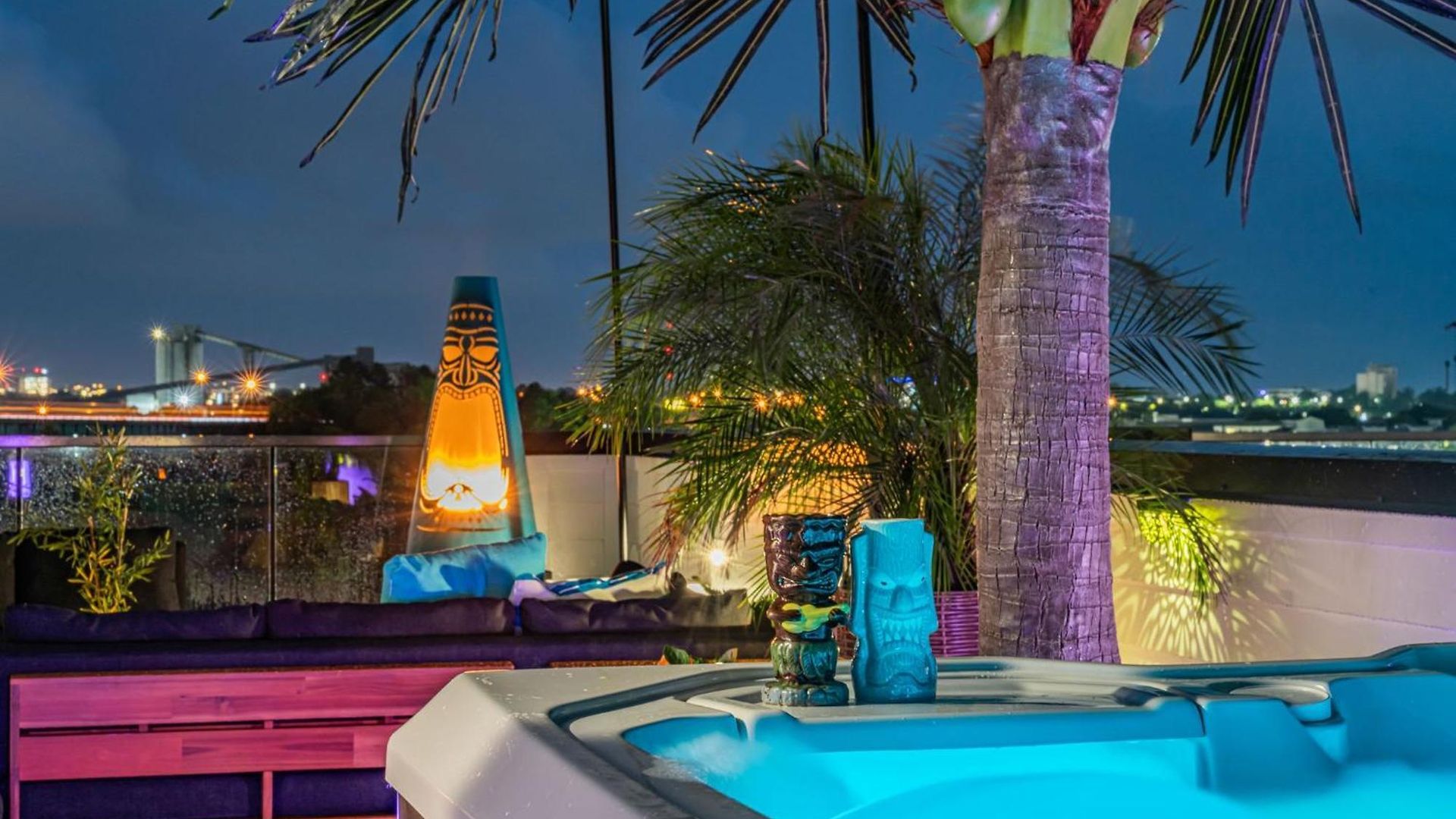 Rooftop Hot Tub & Game - 3 Miles To Downtown Holiday home Nashville