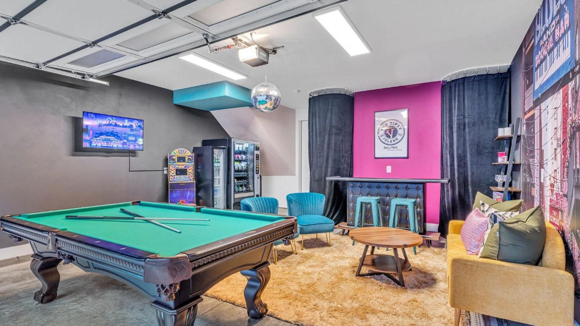 Rooftop Hot Tub & Game - 3 Miles To Downtown *
