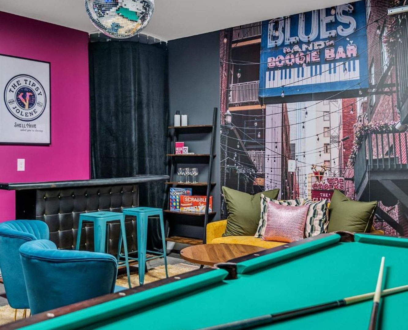 Holiday home Rooftop Hot Tub & Game - 3 Miles To Downtown *