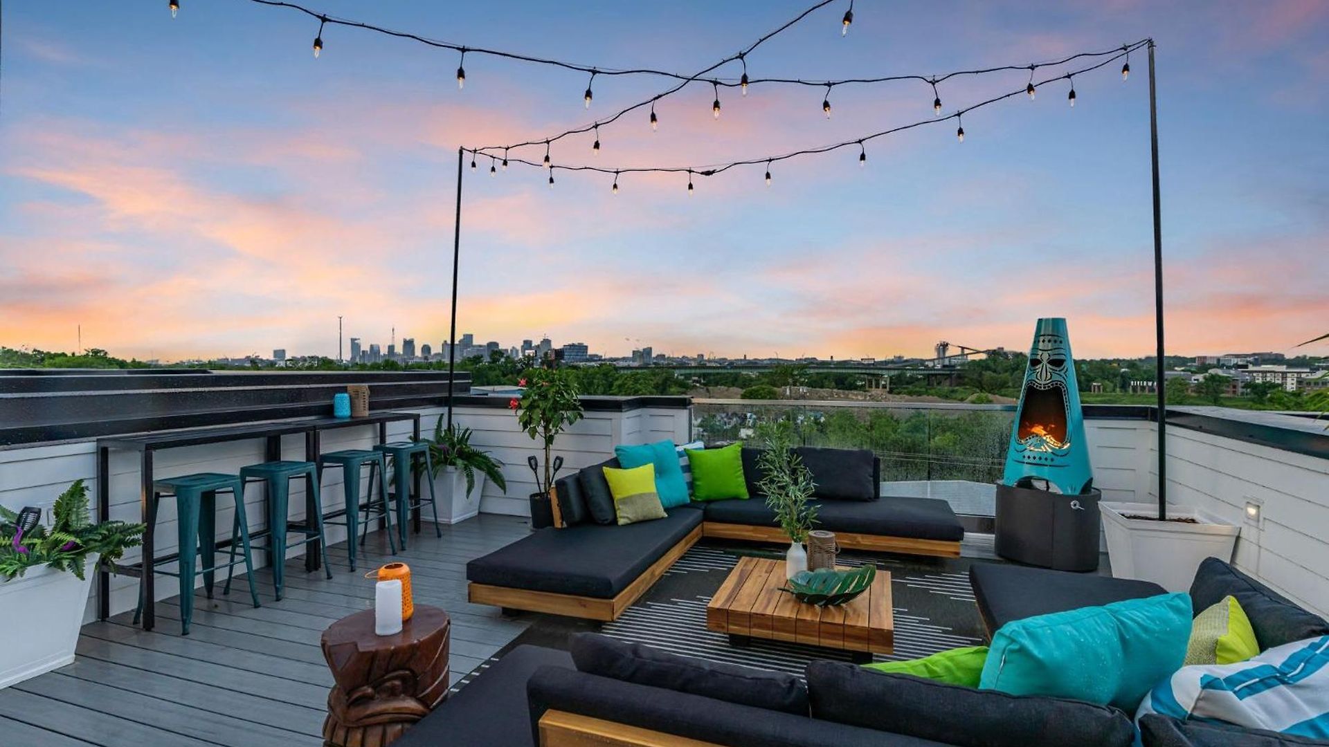 Holiday home Rooftop Hot Tub & Game - 3 Miles To Downtown Nashville