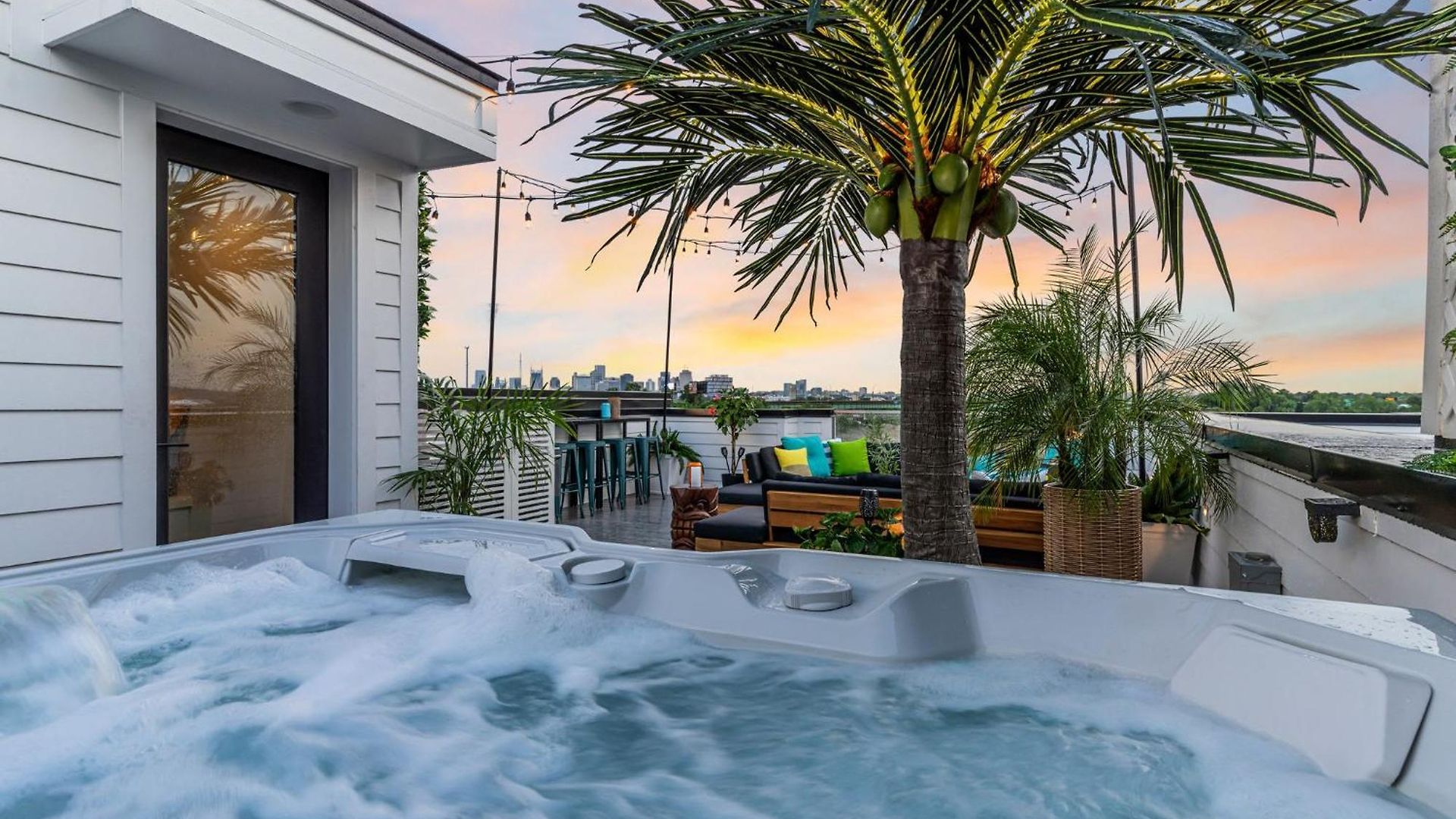 Rooftop Hot Tub & Game - 3 Miles To Downtown Nashville