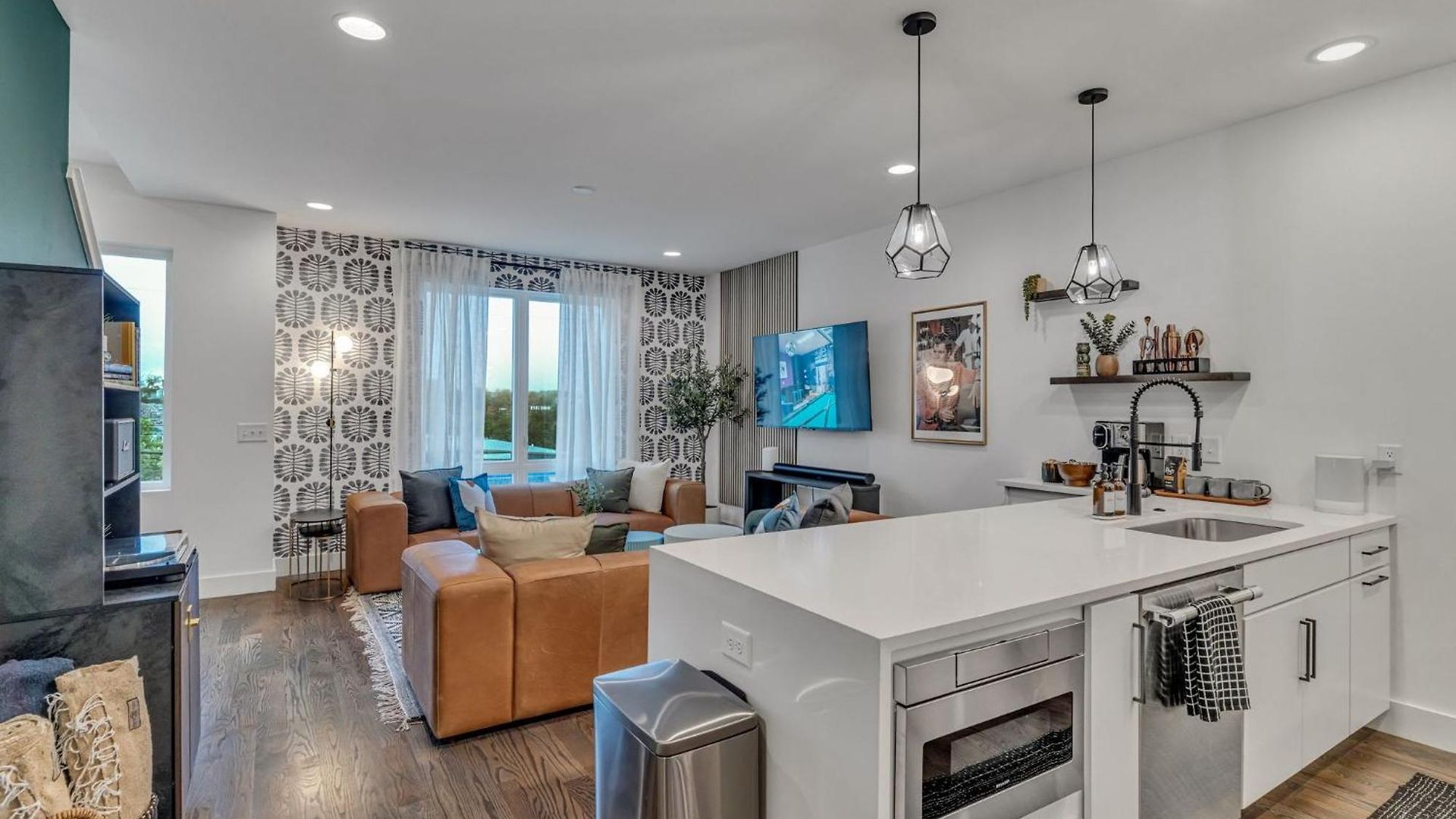 Holiday home Rooftop Hot Tub & Game - 3 Miles To Downtown *