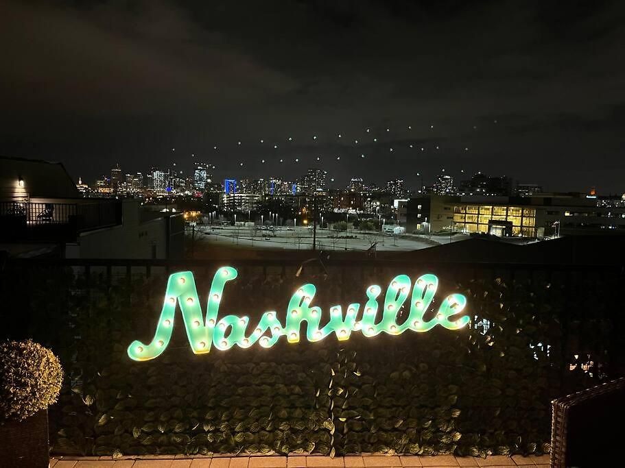 New And Luxurious By Downtown With Rooftop Deck! Holiday home Nashville