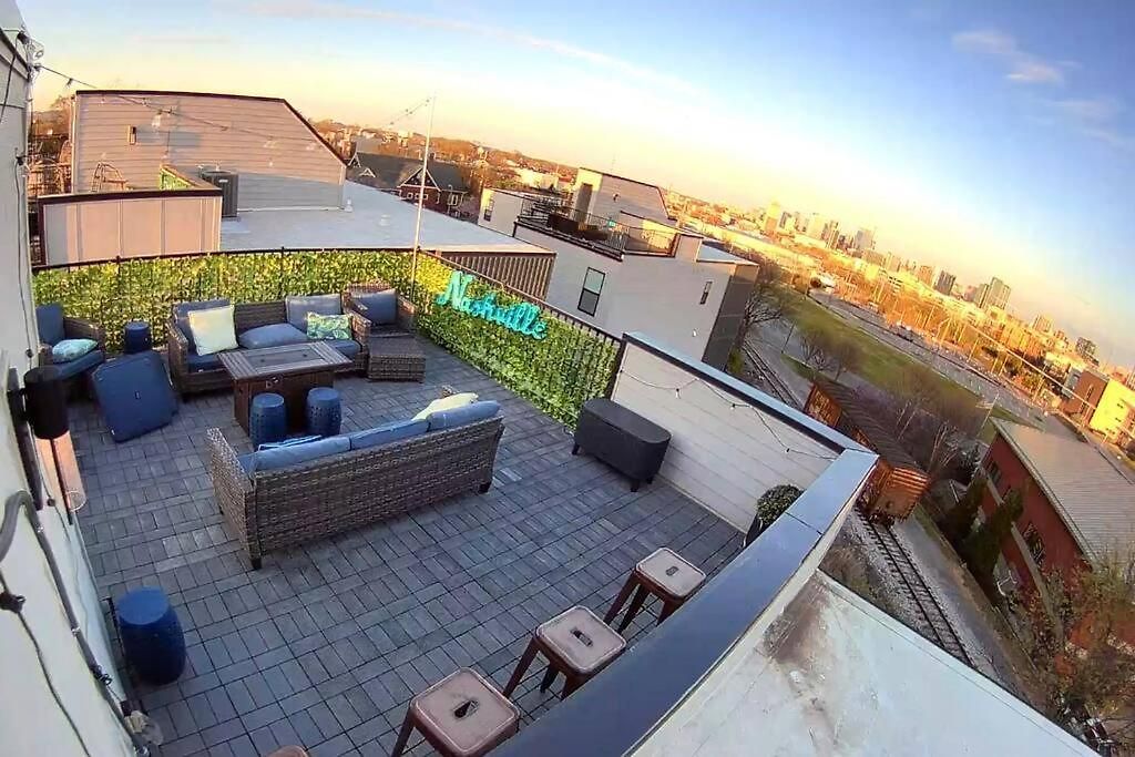New And Luxurious By Downtown With Rooftop Deck! Holiday home *
