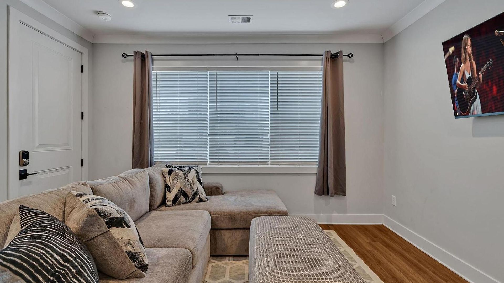 Melrose Mix - Rooftop Deck - 5 Mins To Broadway Holiday home