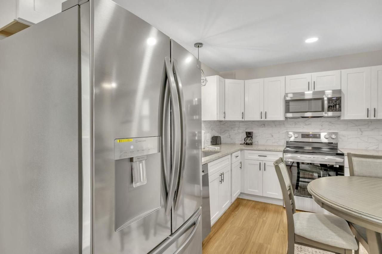 Holiday home Single Story Pet Friendly Home, With Fenced Yard, Fire Pit, 5min To Downtown!! Nashville