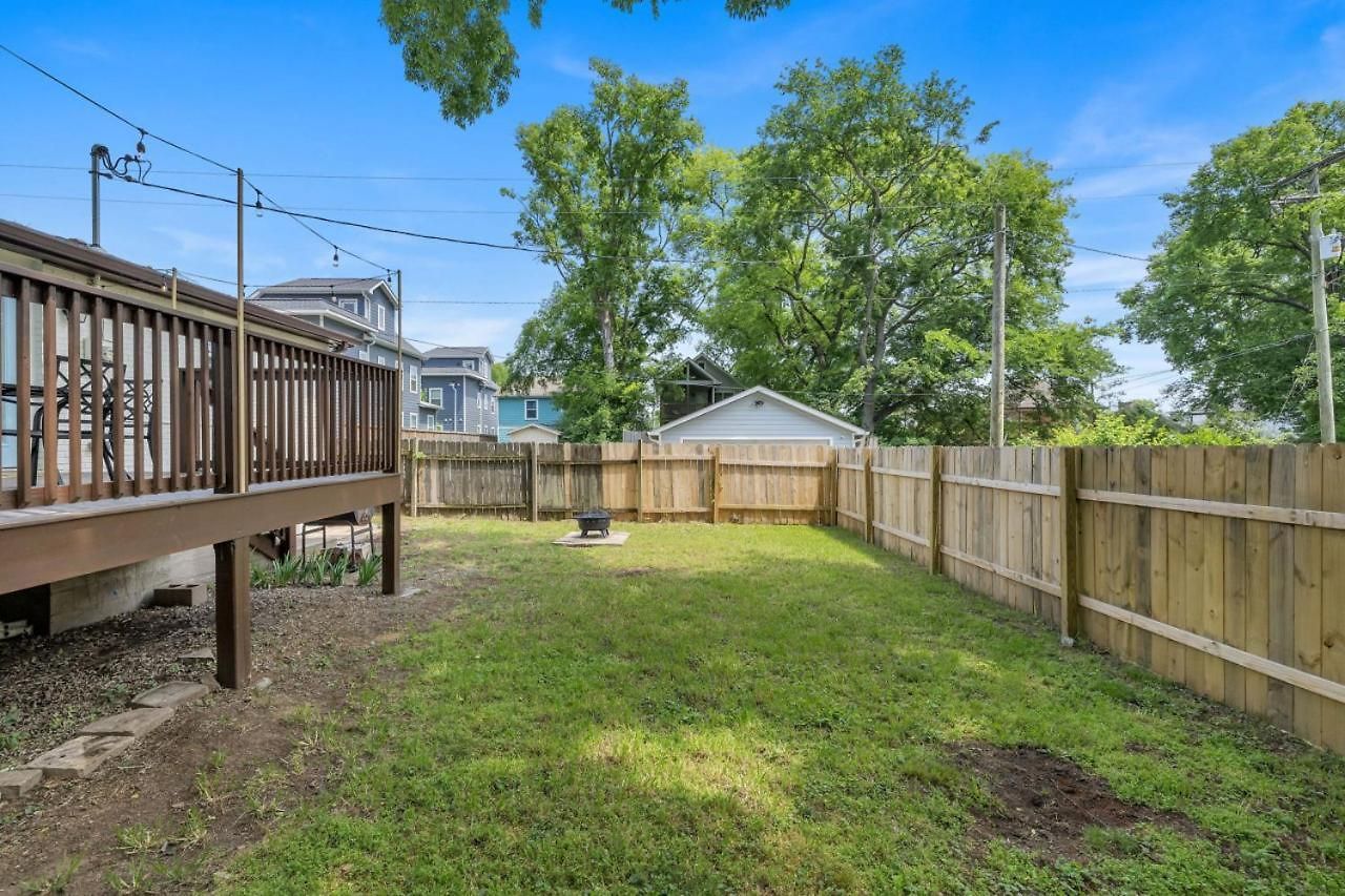 Holiday home Single Story Pet Friendly Home, With Fenced Yard, Fire Pit, 5min To Downtown!! *