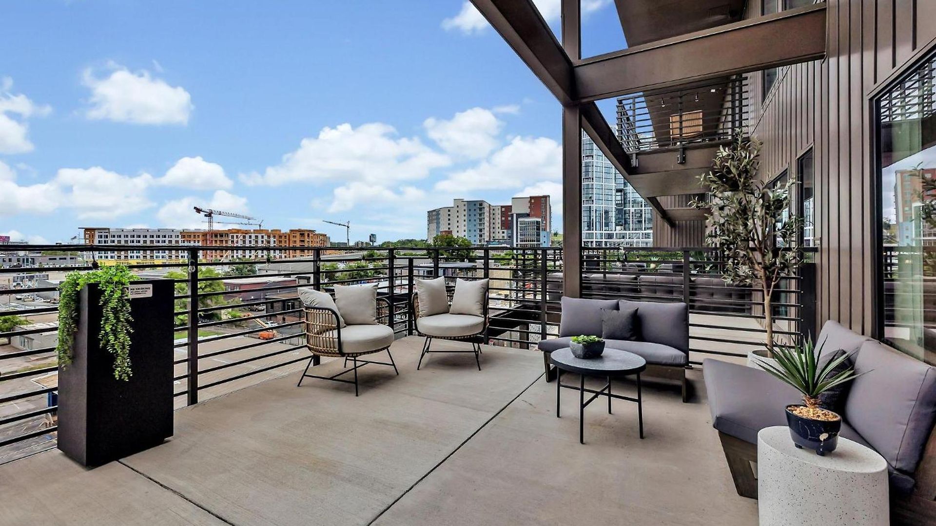 Holiday home - 635 7th Ave S Unit 610 Nashville