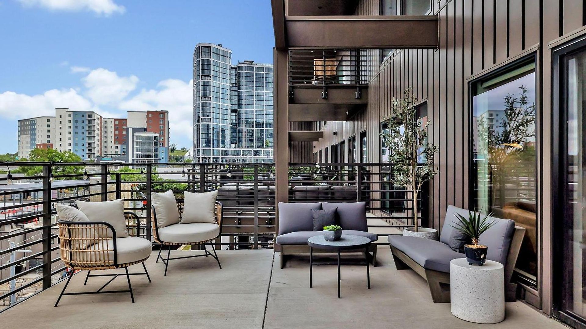 - 635 7th Ave S Unit 610 Nashville