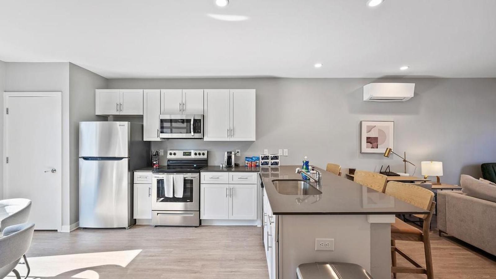 Landing At Fifty Forty Flats - 2 Bedrooms In Lenox Village *