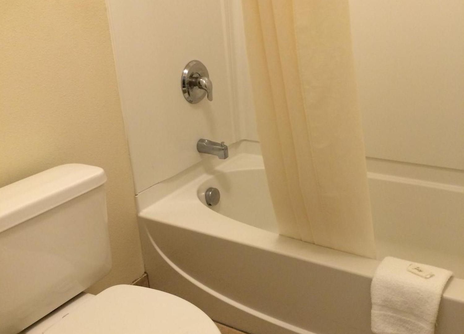 Americas Value Near Downtown 2*
