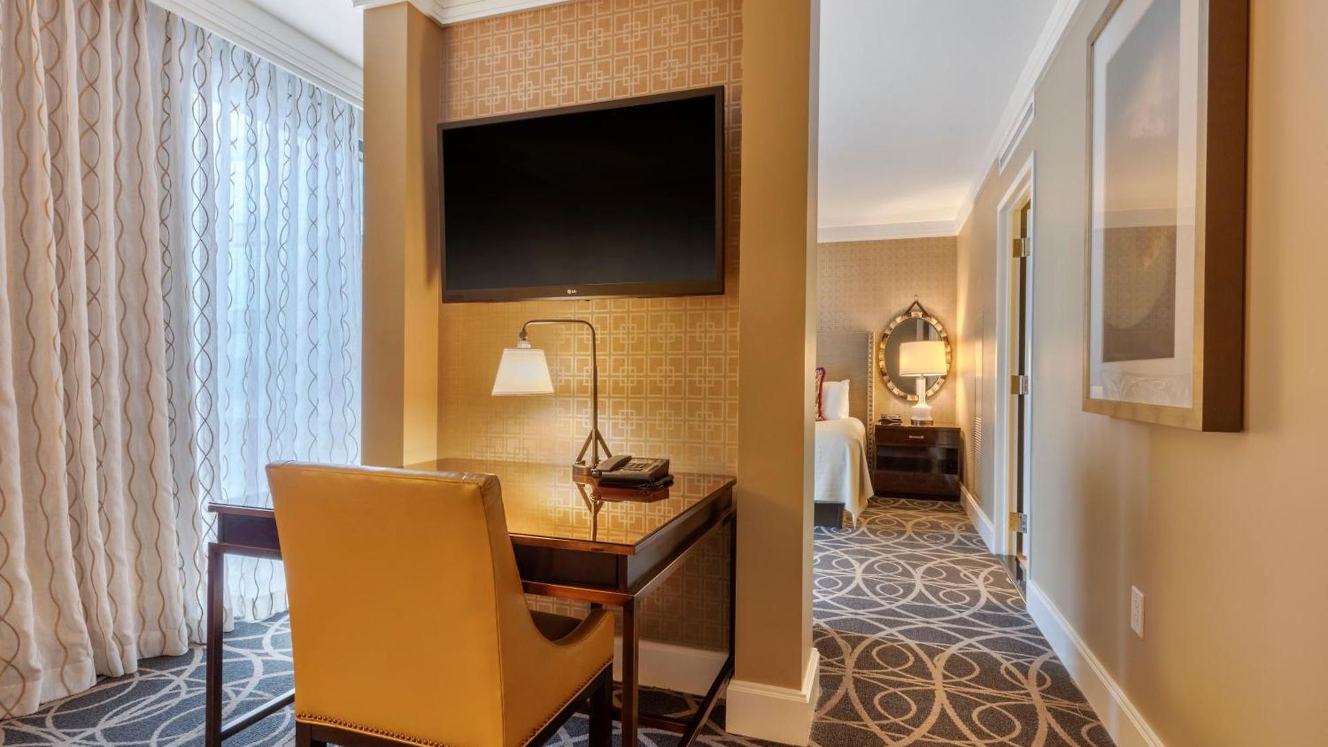 Omni Hotel 4*