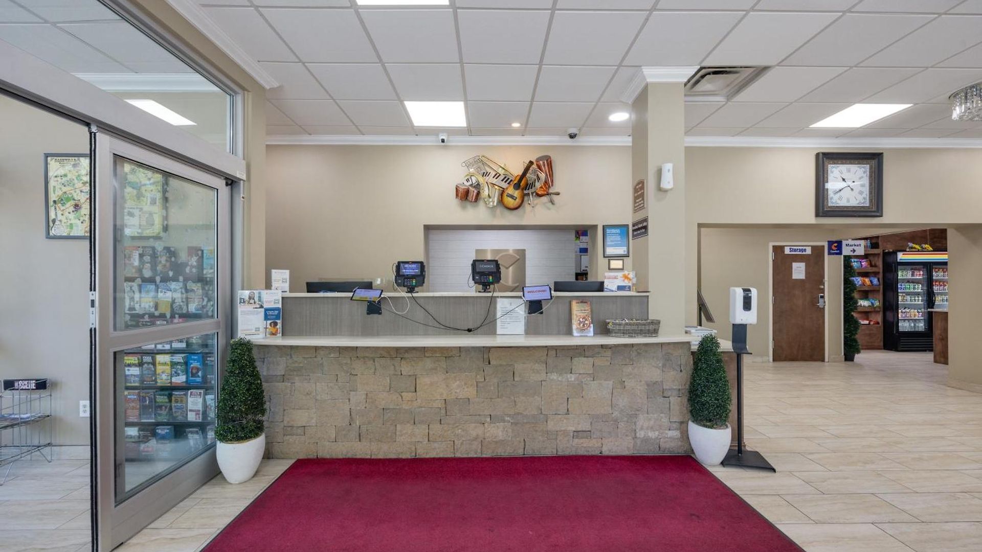 Comfort Downtown - Music Center Inn 4*