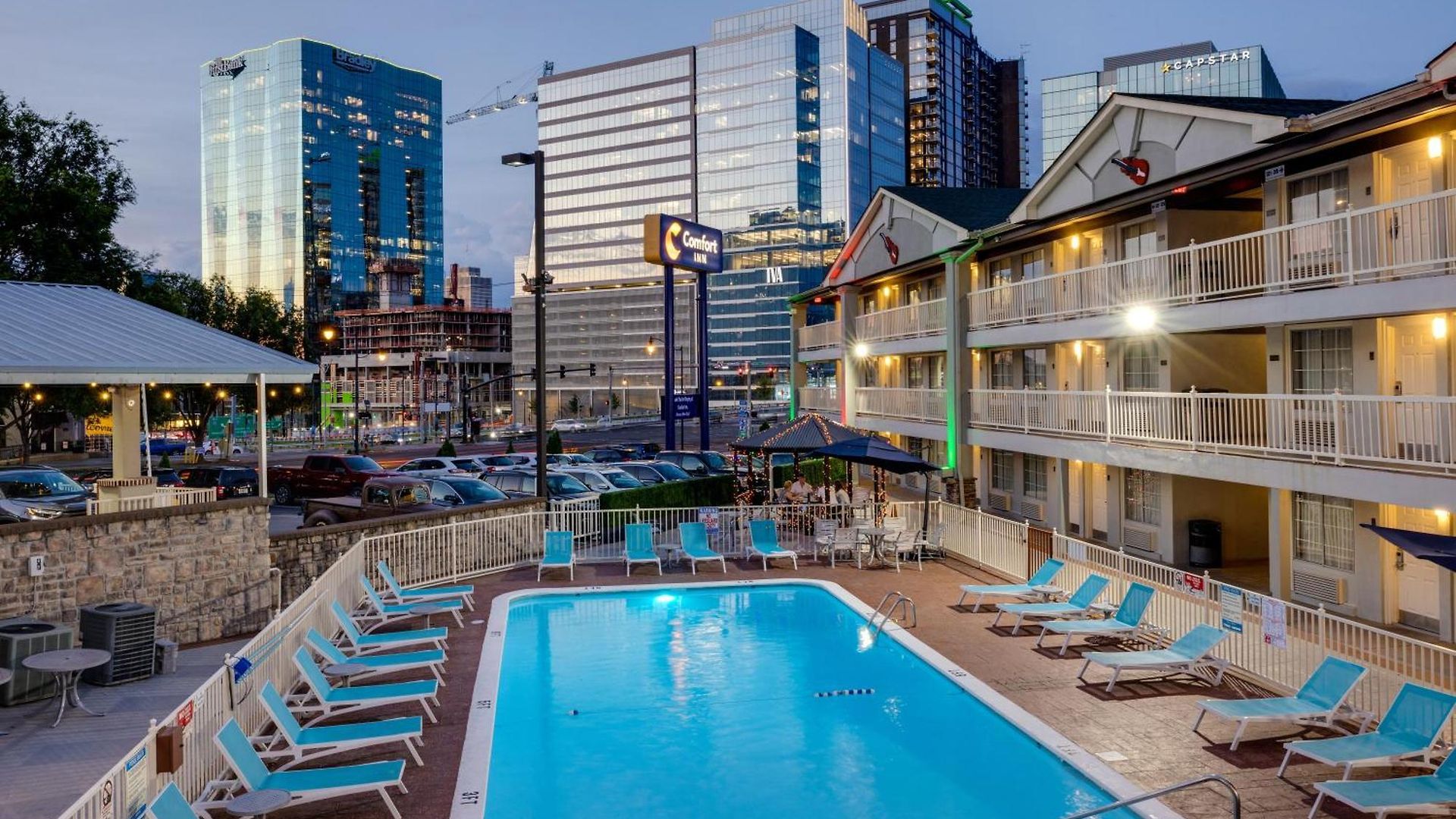 Comfort Downtown - Music Center Inn 4*
