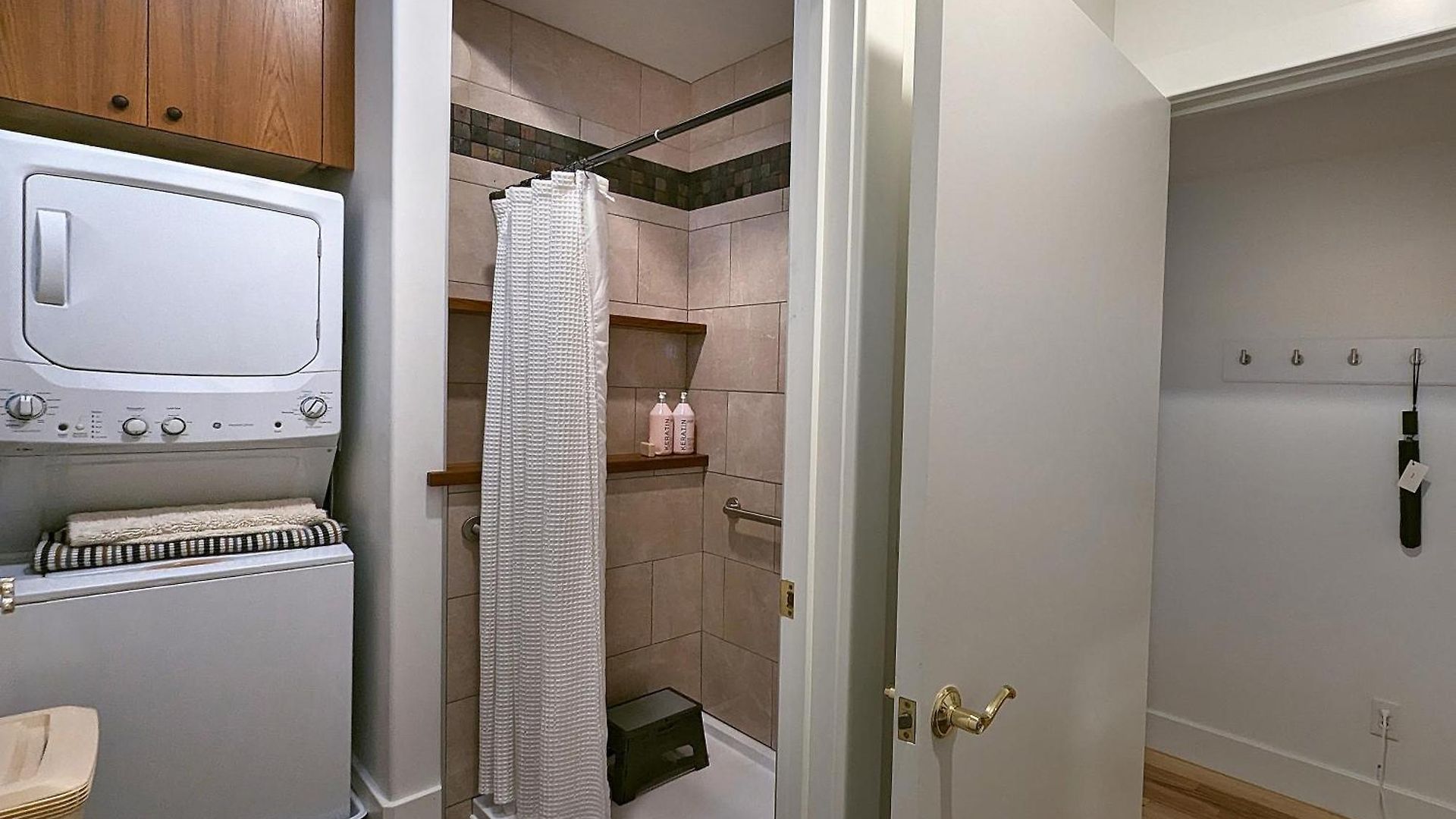 Westwood Shed In By Geodis Vanderbilt Belmont, 1 Accessible Apartment *