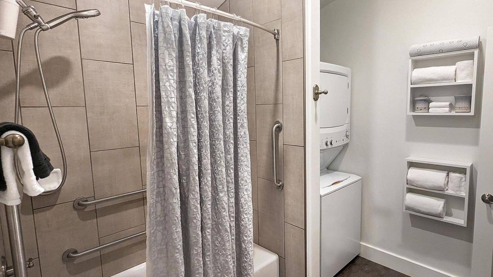 Westwood Shed In By Geodis Vanderbilt Belmont, 1 Accessible Apartment Nashville