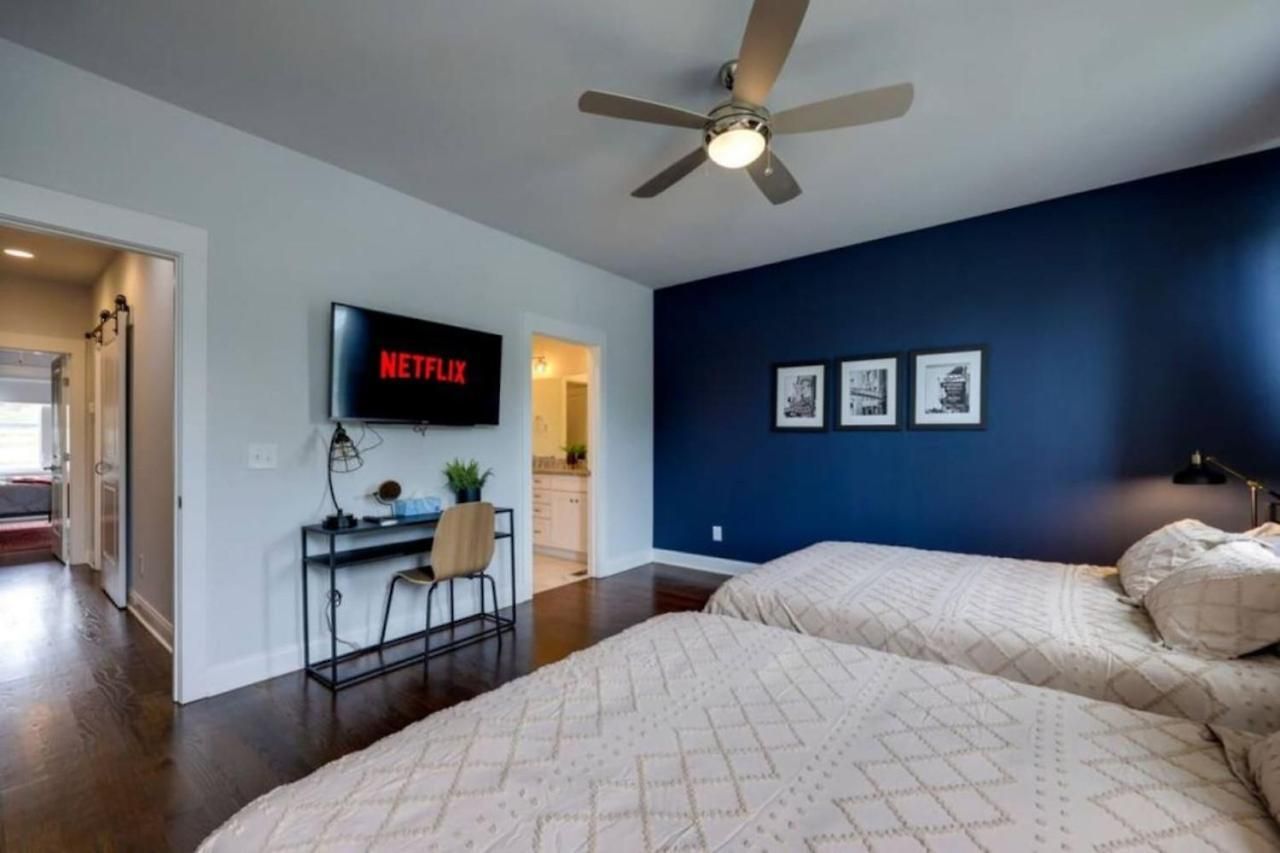 Weho Home, Geodis Park, Private Movie Theater! 10min To Broadway! Sleeps 10! Holiday home Nashville
